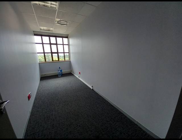 105M² OFFICE TO LET IN BRYANSTON